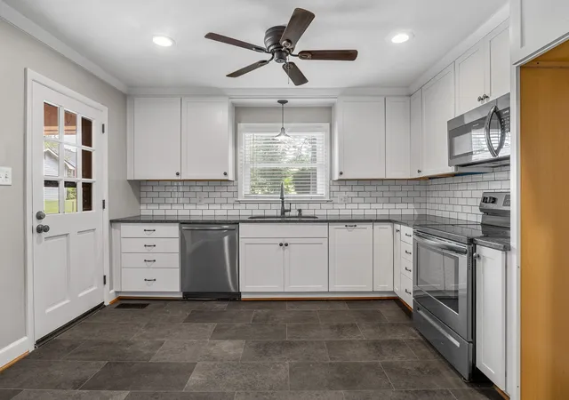 Photo 3 of Single family home for sale at 209 Navaho Dr, Spartanburg, SC 29301 | MLS# SPN340725 | Listing updated on 2026-08-26