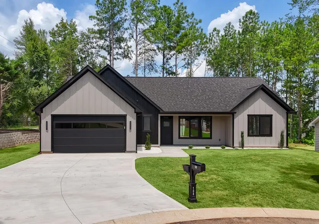 Photo 1 of Single family home for sale at 108 Houndsear Trl, Spartanburg, SC 29306 | MLS# SPN340728 | Listing updated on 2026-08-29