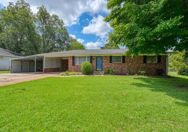 Photo 1 of Single family home for sale at 5 Clover St, Inman, SC 29349 | MLS# SPN340738 | Listing updated on 2026-08-20