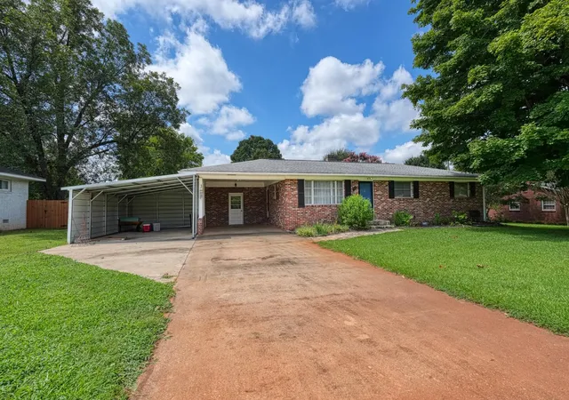 Photo 3 of Single family home for sale at 5 Clover St, Inman, SC 29349 | MLS# SPN340738 | Listing updated on 2026-08-20