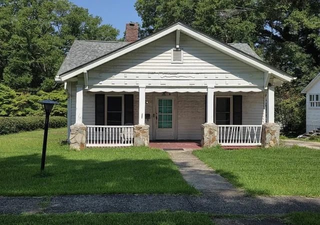 Photo 3 of Single family home for sale at 324 Vernon St, Gaffney, SC 29340 | MLS# SPN340758 | Listing updated on 2026-08-20