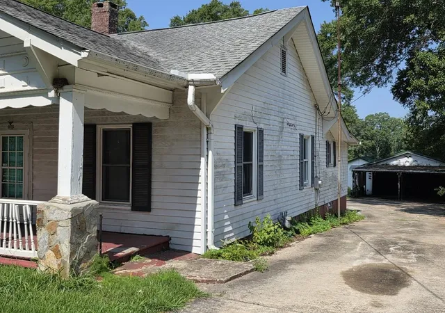 Photo 5 of Single family home for sale at 324 Vernon St, Gaffney, SC 29340 | MLS# SPN340758 | Listing updated on 2026-08-20