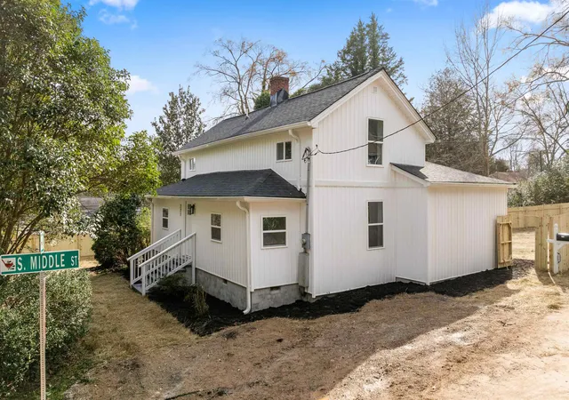 1st image of 221 Calvert St, Spartanburg, SC 29307 | MLS# SPN340766