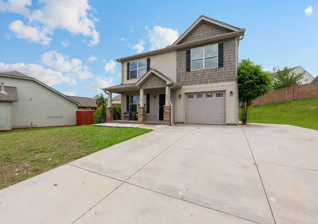Photo 3 of Single family home for sale at 205 Mariner Ct, Greer, SC 29650 | MLS# SPN340778 | Listing updated on 2026-08-21