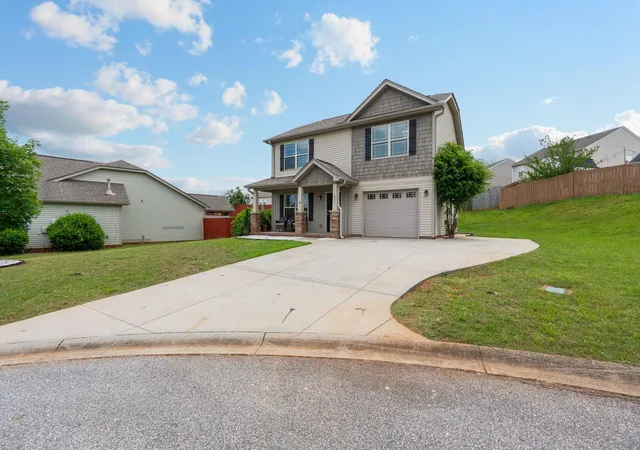 Photo 3 of Single family home for sale at 205 Mariner Ct, Greer, SC 29650 | MLS# SPN340778 | Listing updated on 2026-08-21