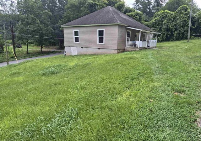 Photo 2 of Single family home for sale at 4 Arkmain St, Spartanburg, SC 29306 | MLS# SPN340780 | Listing updated on 2026-09-05