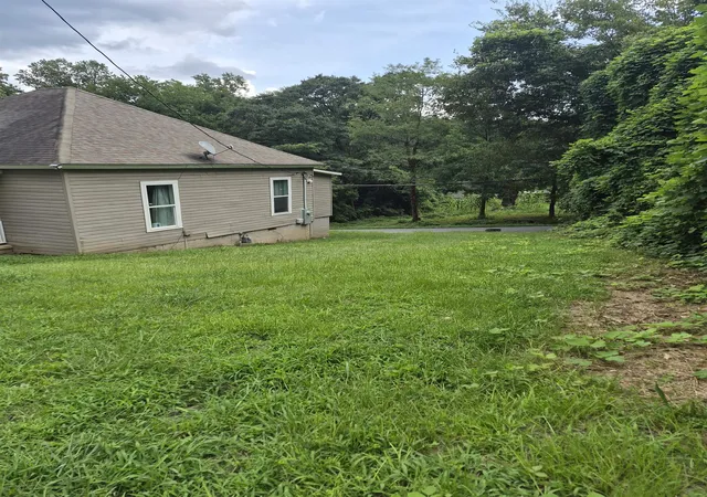 Photo 3 of Single family home for sale at 4 Arkmain St, Spartanburg, SC 29306 | MLS# SPN340780 | Listing updated on 2026-09-05