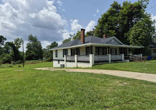Photo 2 of Single family home for sale at 308 S Converse St, Spartanburg, SC 29306 | MLS# SPN340783 | Listing updated on 2026-09-01