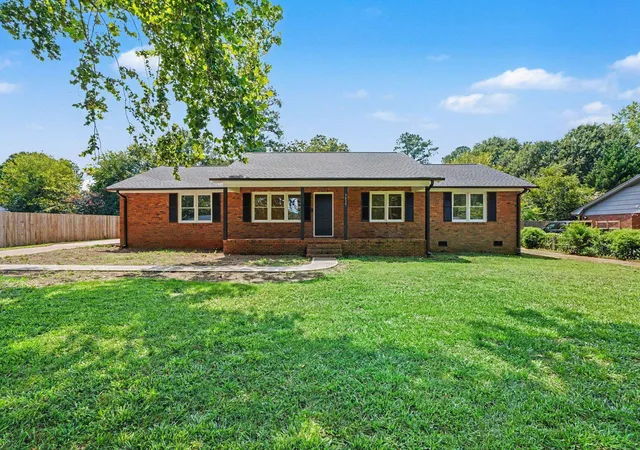 Photo 2 of Sale Pending at 3035 Elmhurst Dr, Boiling Springs, SC 29316 | MLS# SPN340809 | Listing updated on 2026-08-28