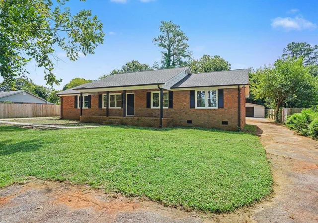 Photo 3 of Sale Pending at 3035 Elmhurst Dr, Boiling Springs, SC 29316 | MLS# SPN340809 | Listing updated on 2026-08-28