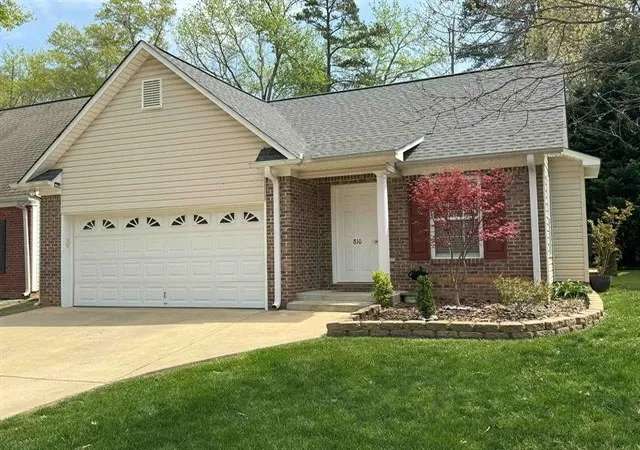 Photo 2 of Single family home for sale at 810 N Gray Beaver Ct, Moore, SC 29369 | MLS# SPN340825 | Listing updated on 2026-08-22