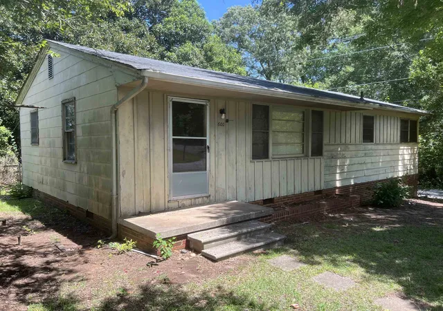 Photo 2 of Single family home for sale at 600 Greenhill Rd, Spartanburg, SC 29303 | MLS# SPN340829 | Listing updated on 2026-08-27
