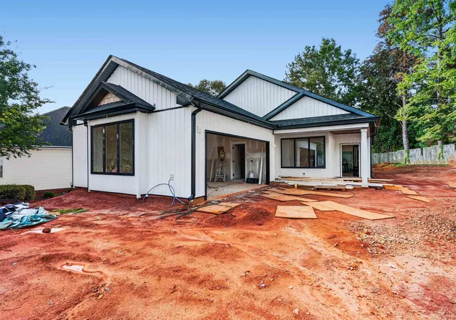 Photo 3 of Single family home for sale at 210 Riverrun Dr, Spartanburg, SC 29303 | MLS# SPN340846 | Listing updated on 2026-08-23