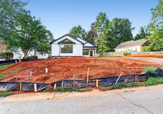 Photo 3 of Single family home for sale at 210 Riverrun Dr, Spartanburg, SC 29303 | MLS# SPN340846 | Listing updated on 2026-08-23