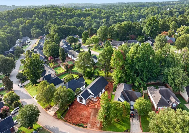 Photo 4 of Single family home for sale at 210 Riverrun Dr, Spartanburg, SC 29303 | MLS# SPN340846 | Listing updated on 2026-08-23