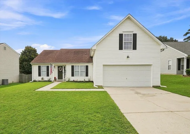 Photo 1 of Single family home for sale at 225 Kittiwake Ln, Boiling Springs, SC 29316 | MLS# SPN340883 | Listing updated on 2026-08-28