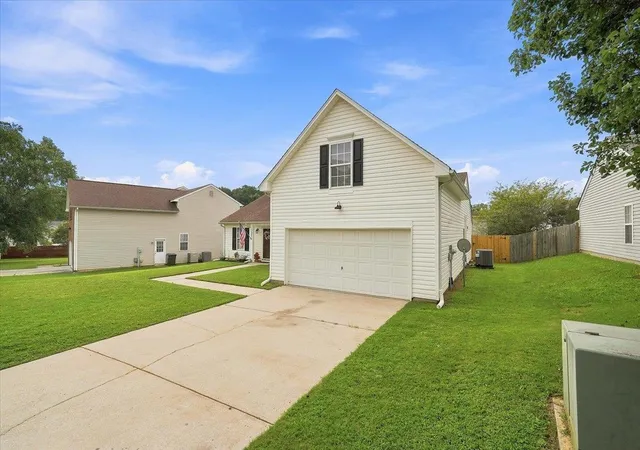 Photo 2 of Single family home for sale at 225 Kittiwake Ln, Boiling Springs, SC 29316 | MLS# SPN340883 | Listing updated on 2026-08-28