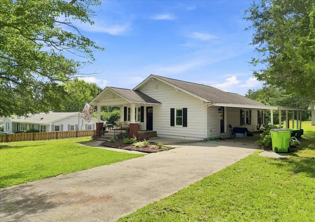 Photo 2 of Sale Pending at 102 Edgewood Ave, Landrum, SC 29356 | MLS# SPN340933 | Listing updated on 2026-08-29