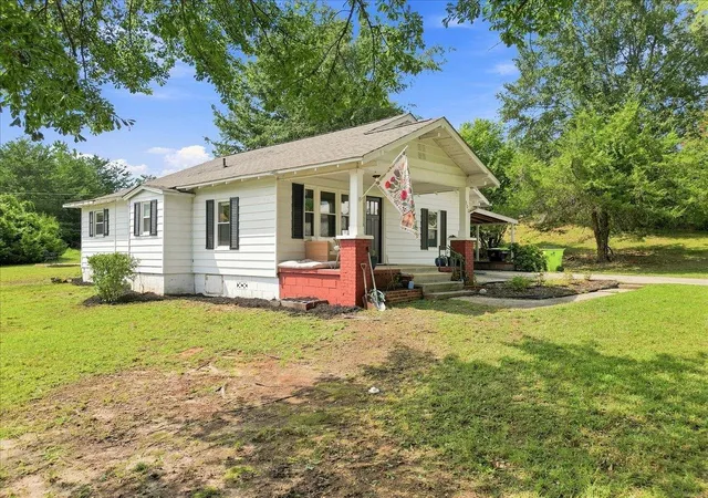 Photo 3 of Sale Pending at 102 Edgewood Ave, Landrum, SC 29356 | MLS# SPN340933 | Listing updated on 2026-08-29
