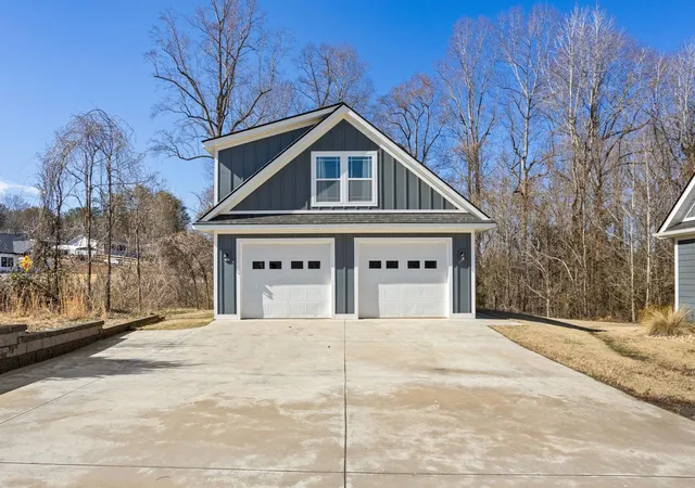 Photo 2 of Single family home for sale at 814 Campobello Gramling School Rd, Campobello, SC 29322 | MLS# SPN340937 | Listing updated on 2026-09-02
