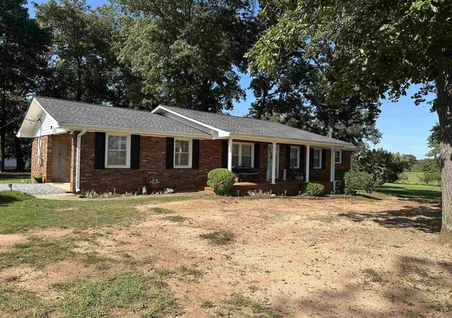Photo 1 of Sale Pending at 110 Triple C Dr, Inman, SC 29349 | MLS# SPN340949 | Listing updated on 2026-09-29