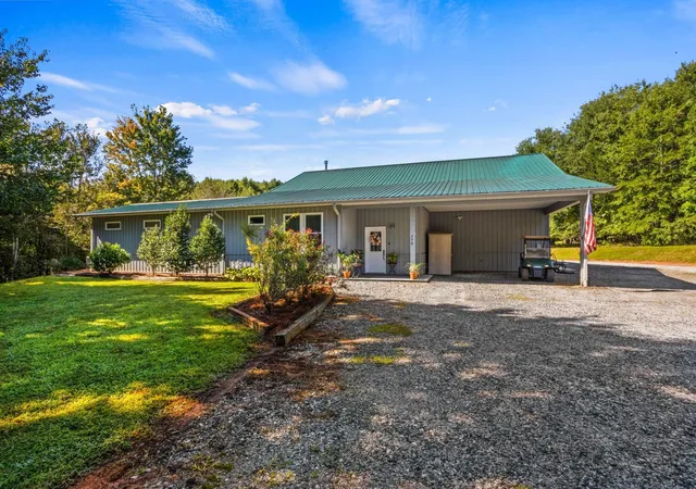 Photo 1 of Single family home for sale at 770 Dickson Rd, Campobello, SC 29322 | MLS# SPN340960 | Listing updated on 2026-08-28