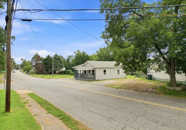 Photo 3 of Single family home for sale at 923 N Pinckney St, Union, SC 29379 | MLS# SPN341166 | Listing updated on 2026-09-01