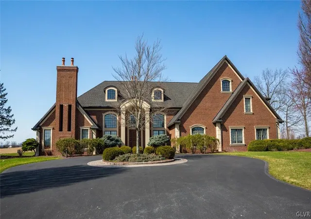 Photo 1 of Single family home for sale at 433 Little Creek Dr, Nazareth, PA 18064 | MLS# 741684 | Listing updated on 2026-08-19