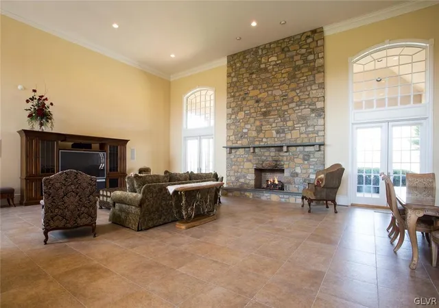Photo 2 of Single family home for sale at 433 Little Creek Dr, Nazareth, PA 18064 | MLS# 741684 | Listing updated on 2026-08-19