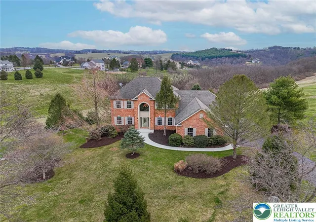Photo 3 of Single family home for sale at 4123 Wyndemere Cir E, Schnecksville, PA 18078 | MLS# 773905 | Listing updated on 2026-10-01