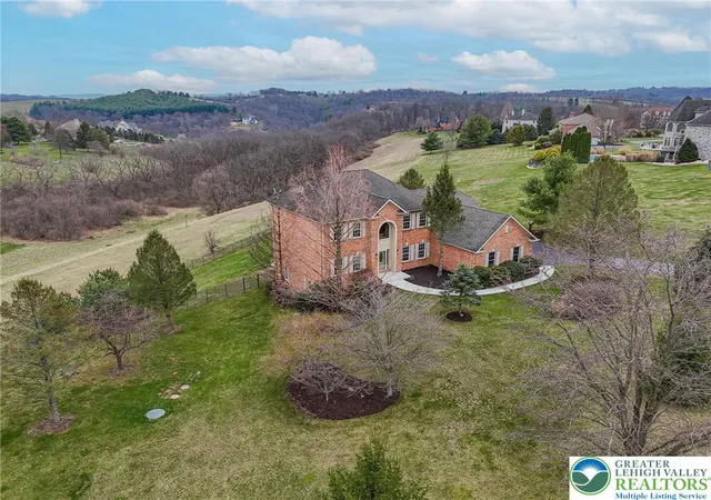 Photo 4 of Single family home for sale at 4123 Wyndemere Cir E, Schnecksville, PA 18078 | MLS# 773905 | Listing updated on 2026-10-01