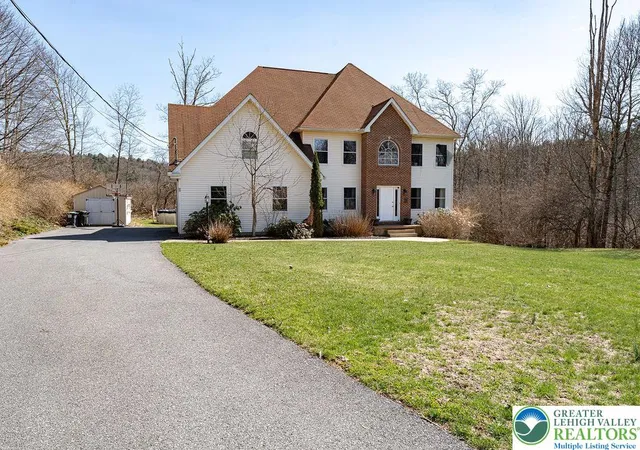 Photo 5 of Single family home for sale at 2510 Rising Hl Dr, Saylorsburg, PA 18353 | MLS# 774016 | Listing updated on 2026-08-25