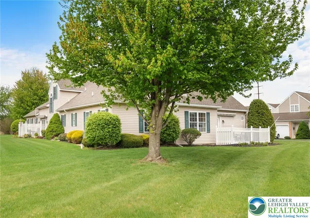 Photo 2 of Townhouse for sale at 2504 Rolling Green Dr, Macungie, PA 18062 | MLS# 775478 | Listing updated on 2026-08-23