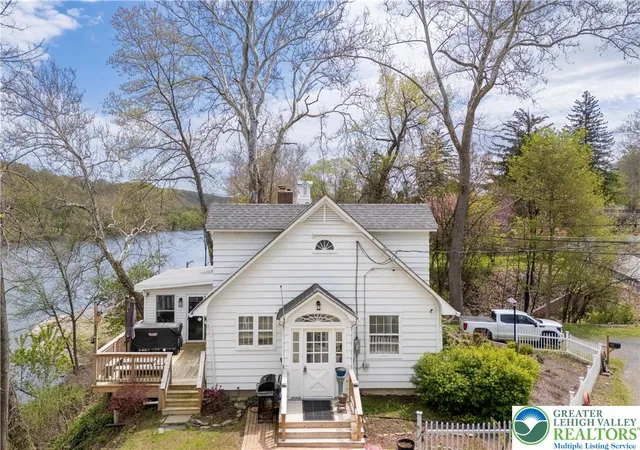 Photo 1 of Single family home for sale at 3325 River Rd, Mount Bethel, PA 18343 | MLS# 776292 | Listing updated on 2026-08-24