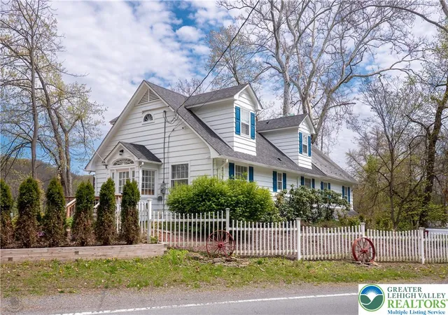 Photo 60 of Single family home for sale at 3325 River Rd, Mount Bethel, PA 18343 | MLS# 776292 | Listing updated on 2026-08-24