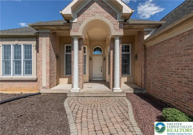 Photo 4 of Single family home for sale at 268 Jefferson Pl, Bethlehem, PA 18020 | MLS# 776687 | Listing updated on 2026-08-21