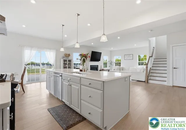 Photo 4 of Sale Pending at 6461 Scenic View Dr, Macungie, PA 18062 | MLS# 777091 | Listing updated on 2026-08-17