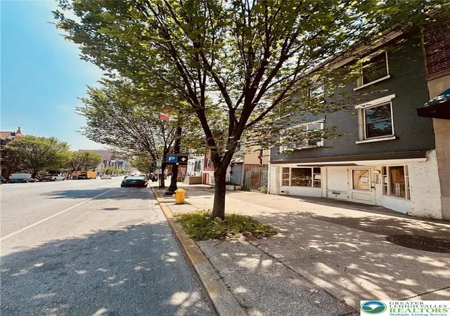 Photo 4 of House for sale at 226 N 7 Th St, Allentown, PA 18102 | MLS# 777992 | Listing updated on 2026-08-19