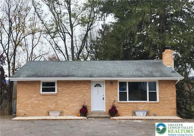 Photo 1 of Single family home for sale at 2556 N Delaware Dr, Mount Bethel, PA 18343 | MLS# 778228 | Listing updated on 2026-08-18