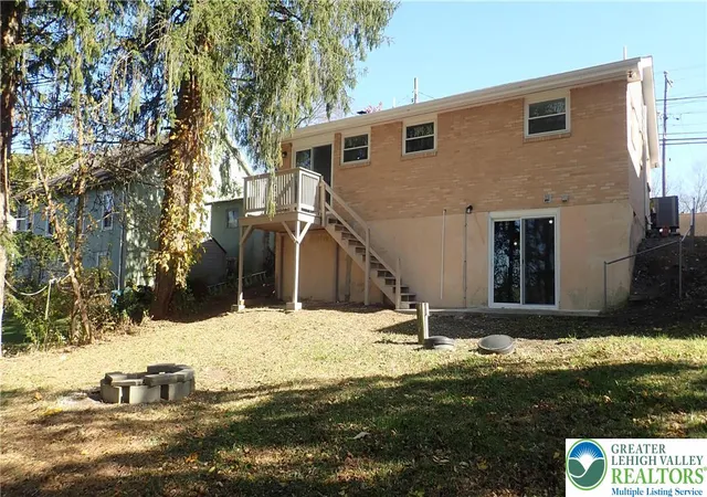 Photo 2 of Single family home for sale at 2556 N Delaware Dr, Mount Bethel, PA 18343 | MLS# 778228 | Listing updated on 2026-08-18