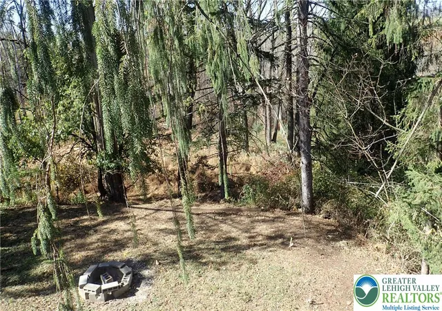 Photo 4 of Single family home for sale at 2556 N Delaware Dr, Mount Bethel, PA 18343 | MLS# 778228 | Listing updated on 2026-08-18