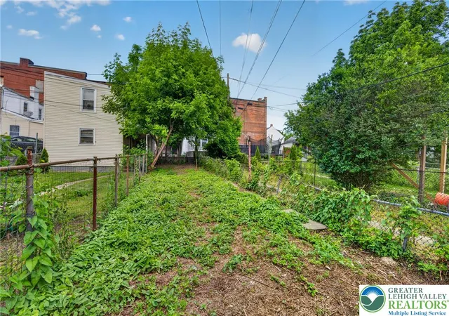 33rd image of 337 N 2nd St, Allentown, PA 18102 | MLS# 778253
