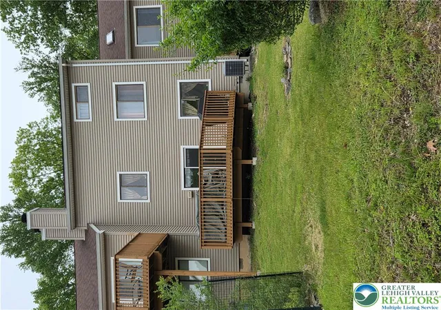 Photo 3 of Townhouse for sale at 3326 Windermere Dr, Bushkill, PA 18324 | MLS# 777589 | Listing updated on 2026-08-19