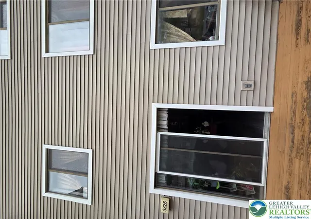 Photo 5 of Townhouse for sale at 3326 Windermere Dr, Bushkill, PA 18324 | MLS# 777589 | Listing updated on 2026-08-19