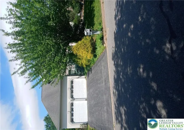 Photo 3 of Single family home for sale at 1560 Deer Path Rd, Easton, PA 18040 | MLS# 778677 | Listing updated on 2026-08-18
