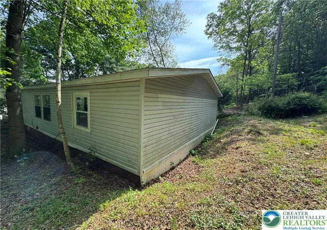 18th image of 15 School St, Barnesville, PA 18214 | MLS# 778872