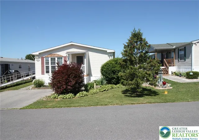 Photo 3 of Sale Pending at 5256 Brunswick Ln, Macungie, PA 18062 | MLS# 778794 | Listing updated on 2026-08-18