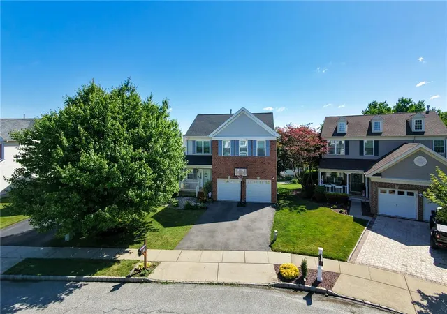 4th image of 1307 Brian Cir, Stewartsville, NJ 08886 | MLS# 778970