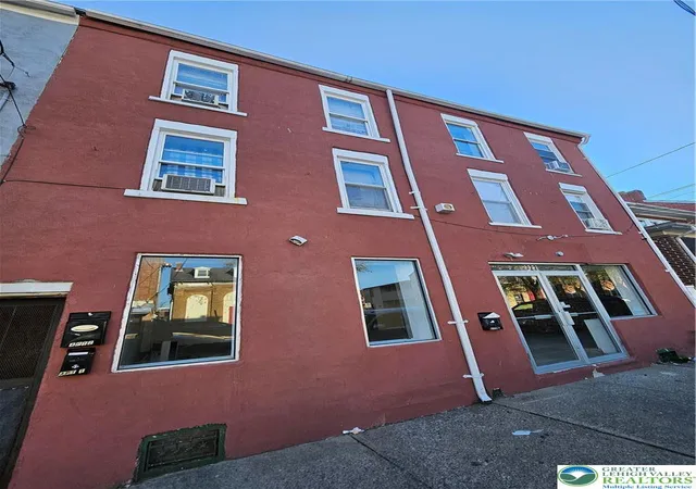 2nd image of 322 Ridge Ave, Allentown, PA 18102 | MLS# 779935