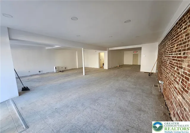 Photo 3 of House for sale at 322 Ridge Ave, Allentown, PA 18102 | MLS# 779935 | Listing updated on 2026-08-20